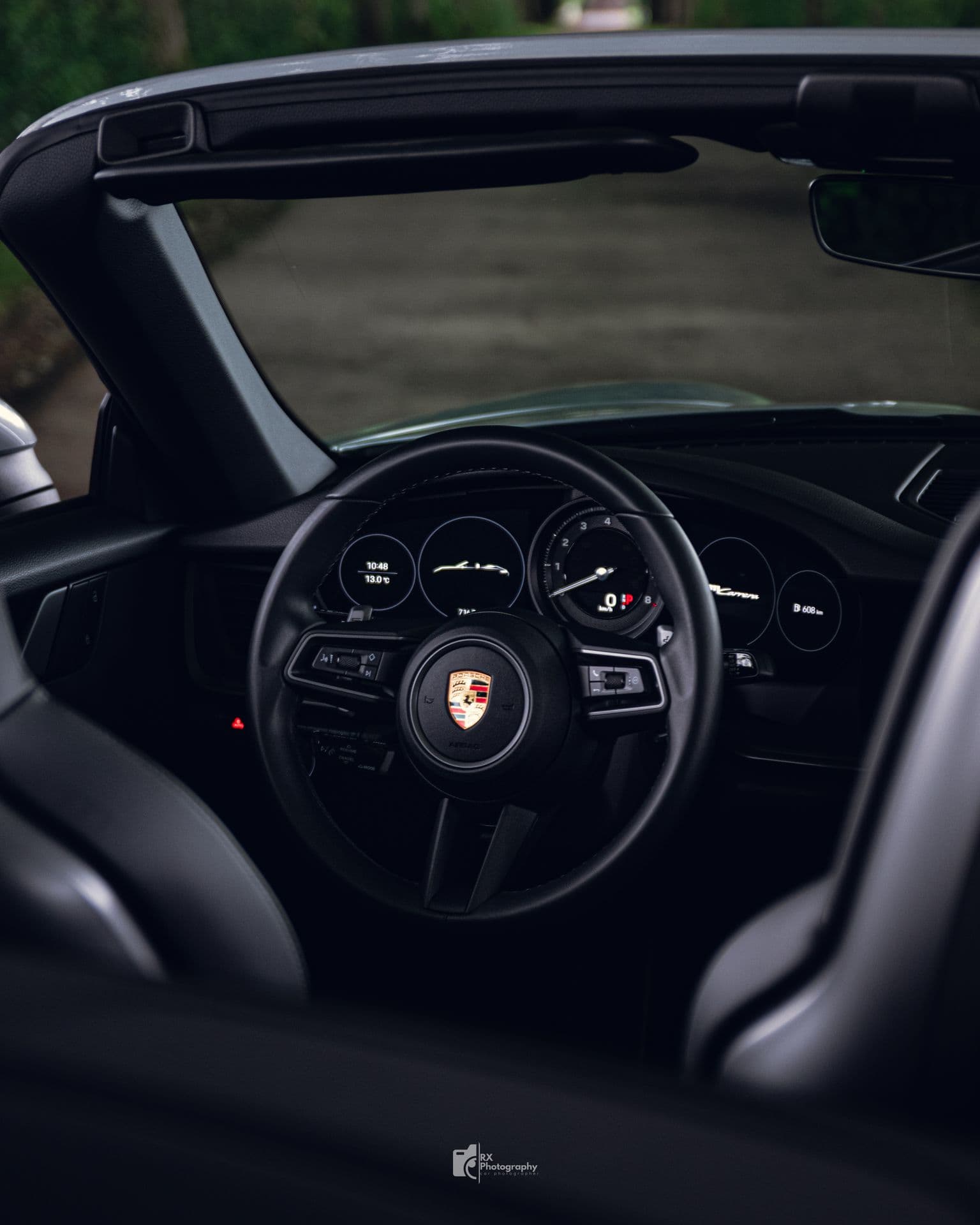 Compteurs et volant de la Porsche 911