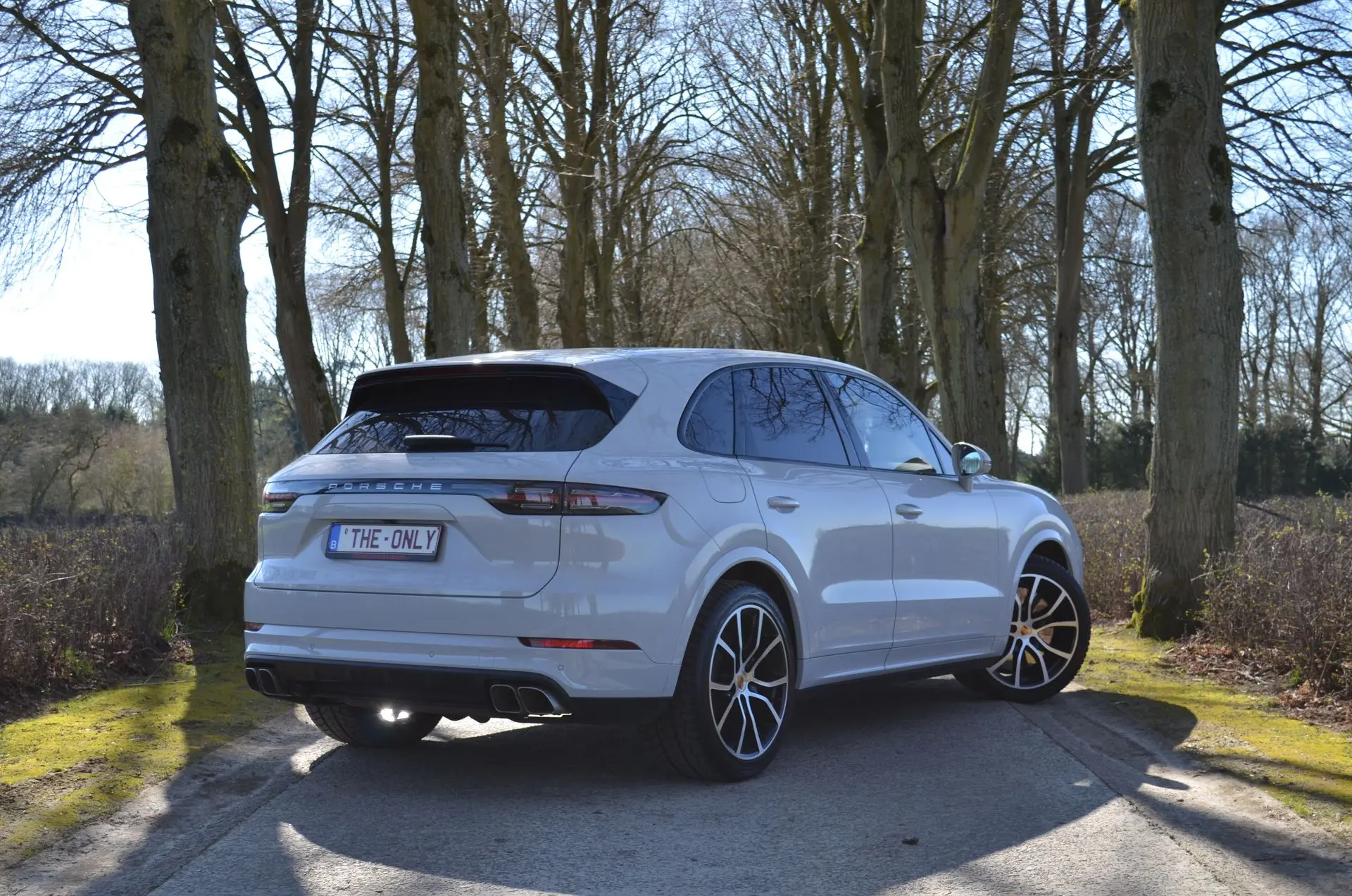 Porsche Cayenne Turbo — location de voitures d'exception en Belgique